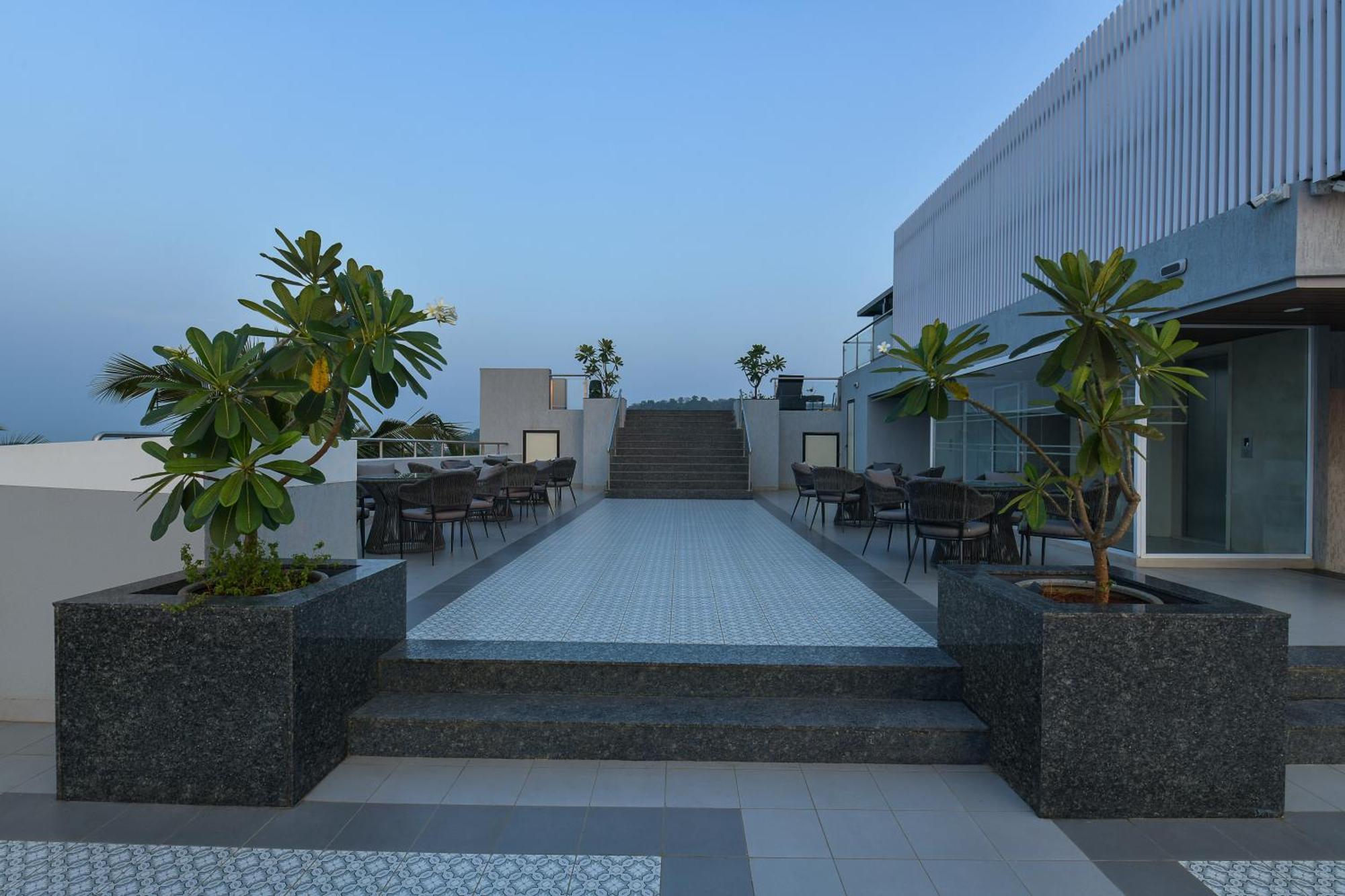 Meritas Auberge Calangute Goa Екстериор снимка